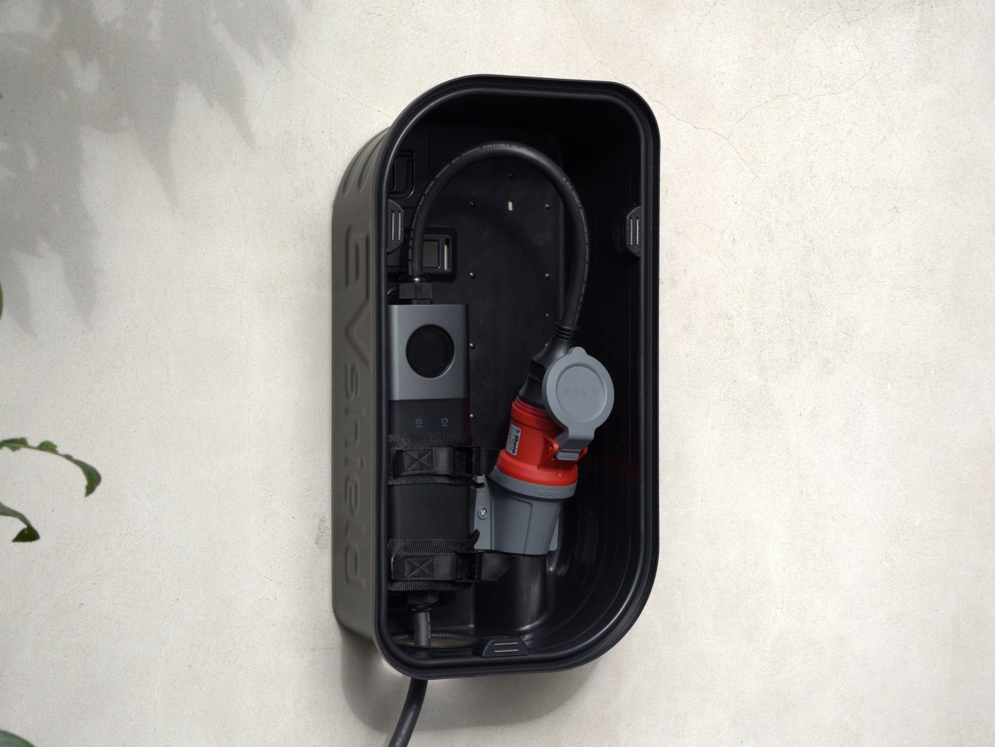 EVShield® ThunderCord CEE-Rood (22kW) Voordeelbundel – Complete Oplaadoplossing met Voordeelprijs! - BlackCharge Blanco (magnelis®) / Zwart